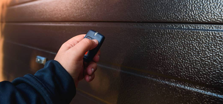 automatic door opener with remote control in St. Catharines