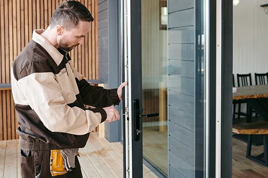 St. Catharines-screen-door-repair